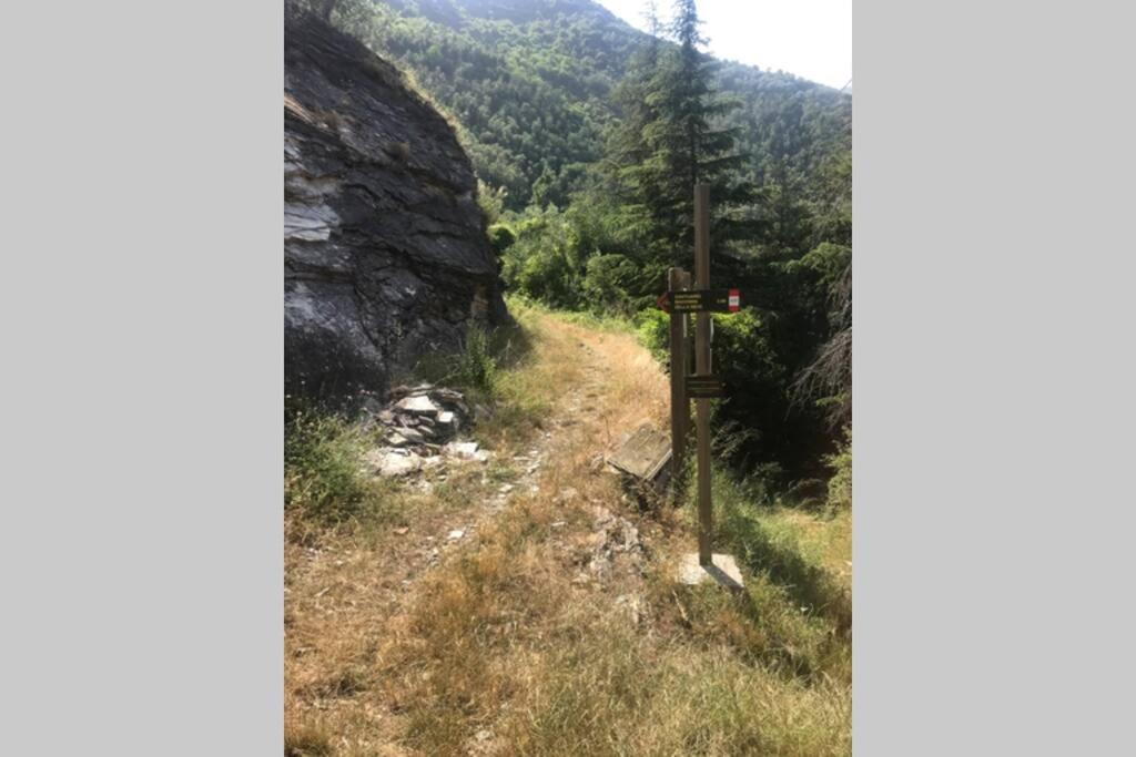 Alloggio U Sportegu Da E Monti A Giaia بادالوكو المظهر الخارجي الصورة