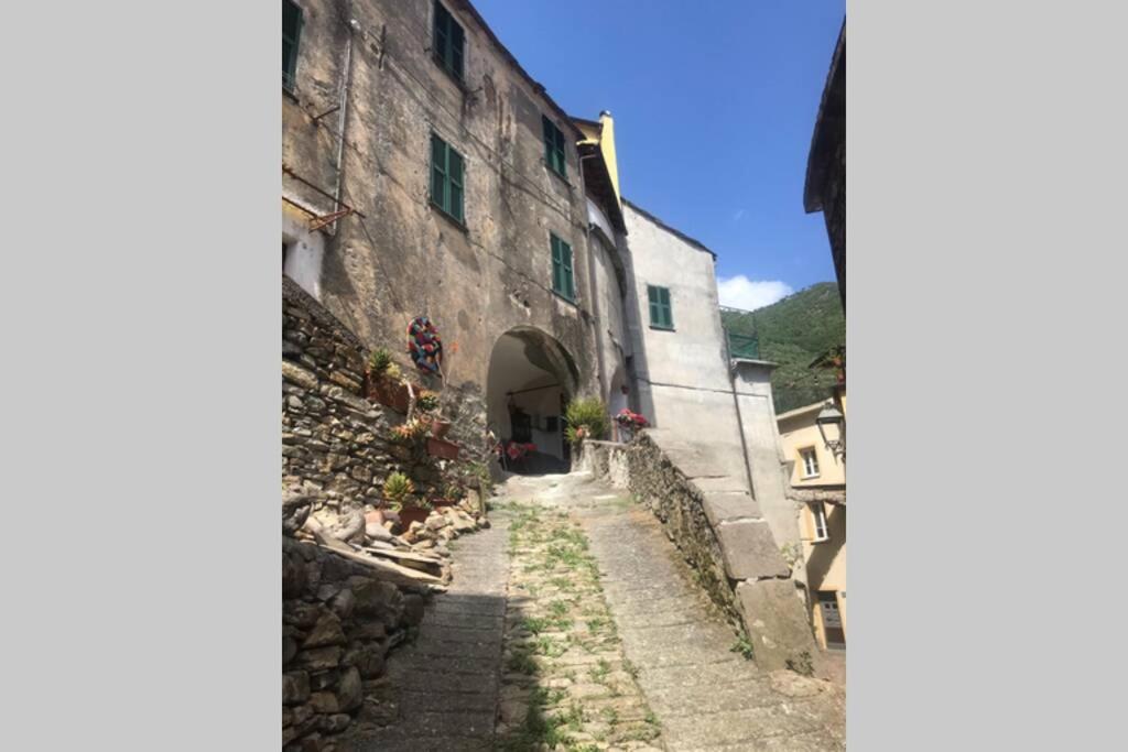 Alloggio U Sportegu Da E Monti A Giaia بادالوكو المظهر الخارجي الصورة