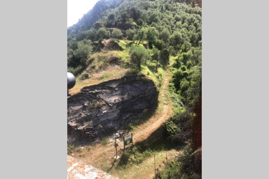 Alloggio U Sportegu Da E Monti A Giaia بادالوكو المظهر الخارجي الصورة