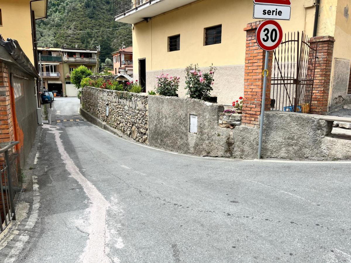 Alloggio U Sportegu Da E Monti A Giaia بادالوكو المظهر الخارجي الصورة